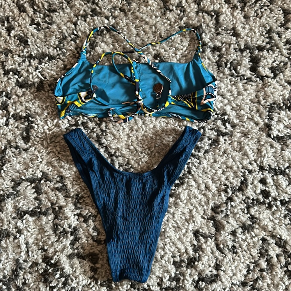 Aerie women’s bikini - Picture 2 of 4